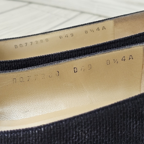 Salvatore Ferragamo Striped Suede Almond Toe Kitten Heels in Midnight Size 8.5 - Picture 9 of 12